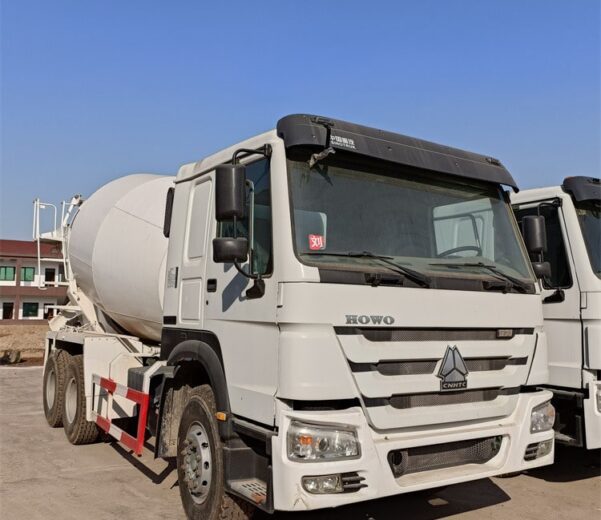 Автобетоносмеситель HOWO ZZ5317GJBV3267E1 8x4