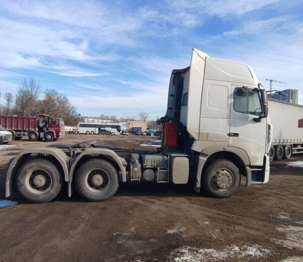 Тягач HOWO 6х4,&nbsp; 440 л.с